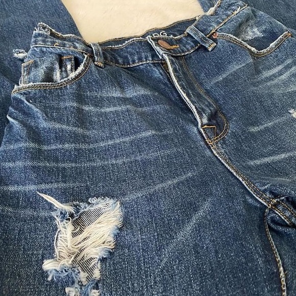 BDG | Distressed Straight Leg Jeans - Picture 3 of 4